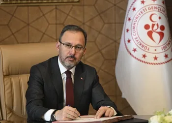 Bakan Kasapoğlu, Fenerbahçe’yi tebrik etti