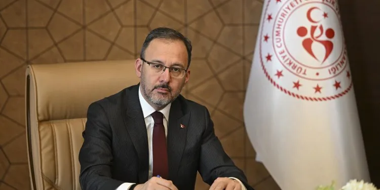 Bakan Kasapoğlu, Türkiye’nin Euro 2028 ve 2032’ye adaylık dosyasını imzaladı