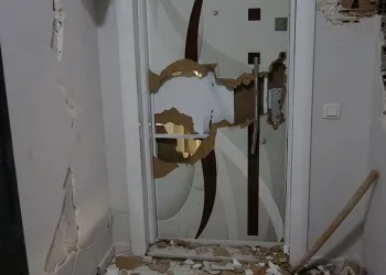 Deprem bölgesinde evlere hırsızlar dadandı