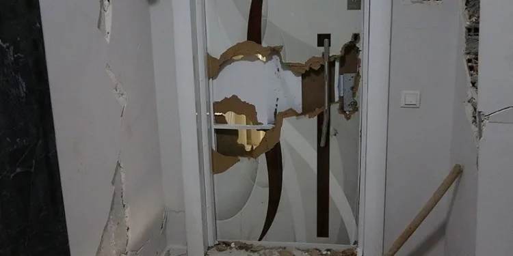 Deprem bölgesinde evlere hırsızlar dadandı