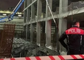 Şantiyede 5 işçi göçük altında kaldı