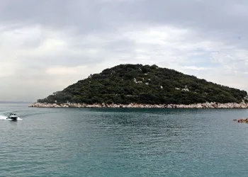 Adada kadın cesedi bulundu