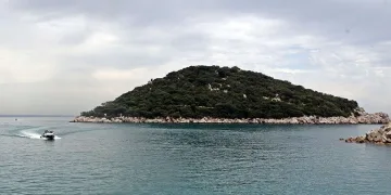 Adada kadın cesedi bulundu