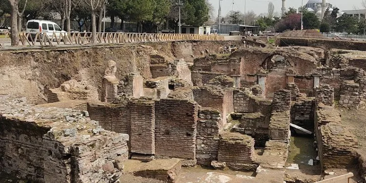 Roma dönemine ait heykel bulundu