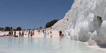 Pamukkale’de bayram yoğunluğu