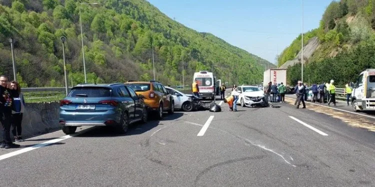 Anadolu Otoyolu’nda zincirleme kaza