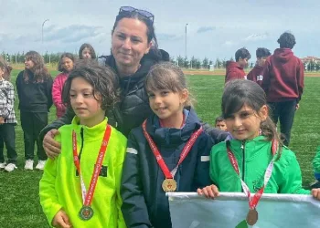 Elif Ada Akgün, 60 metre il birincisi oldu