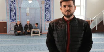 Ürettikleri bileklikleri satarak depremzedelere yardımda bulundular