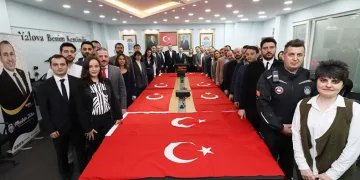 Yalova Belediyesi’nde yeni memurlar yemin etti