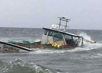İspanya’da balıkçı teknesi battı