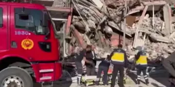 Malatya’da bina çöktü