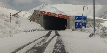 Karabet Geçidi kar altında