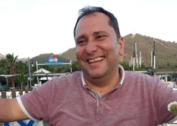 Emlakçı, başından silahla vurulmuş halde bulundu