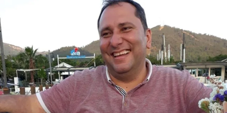 Emlakçı, başından silahla vurulmuş halde bulundu