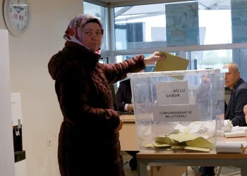 Sınır kapılarında oy verme işlemi başladı