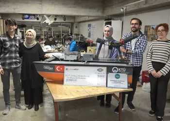 Dünya ikincisi olan ekip üyeleri döndü