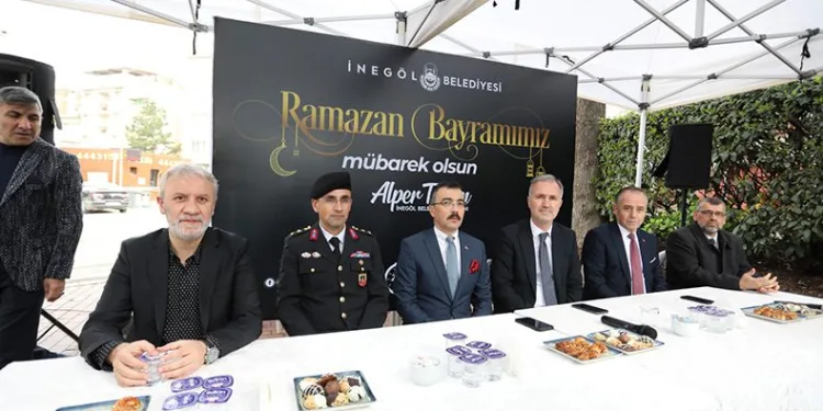 “İki bayramı bir arada yaşıyoruz”