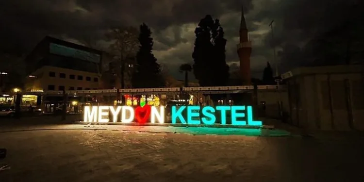 Yeni meydanının altı doğal afetlere karşı sığınak