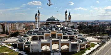 25 bin kişilik Selahaddin Eyyubi Cami