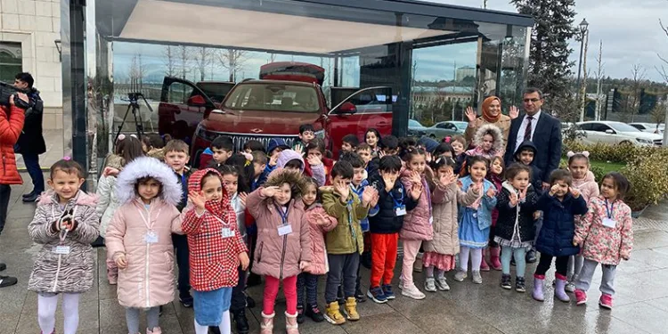 Millet Kütüphanesi’nde miniklere Togg sürprizi