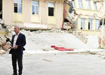 Depremde yan yatan bina müze yapılacak