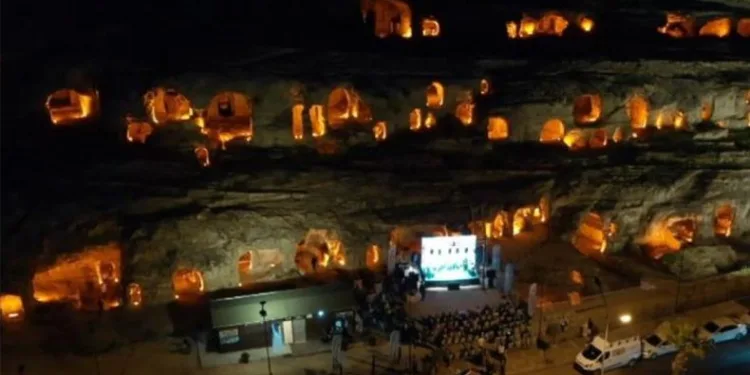Deprem ve sel sonrası turizm sezonu başladı