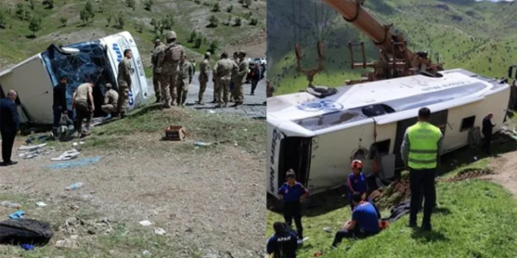 Askeri personel taşıyan otobüs devrildi, 2 asker şehit oldu