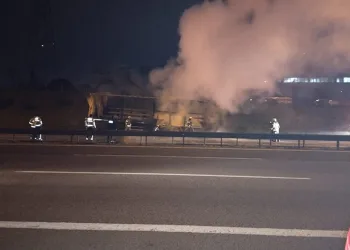 TEM Otoyolu’nda tır yangını