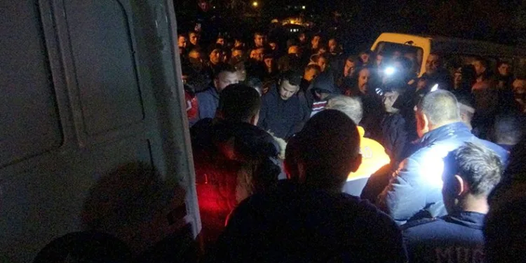 Genç kız kendisini uçurumdan attı