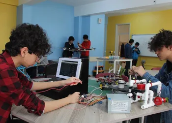 Geleceğin mühendisleri STEM’lerde yetişiyor