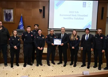 Bursa Büyükşehir’de yalın hizmet ödüllendirildi