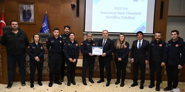Bursa Büyükşehir’de yalın hizmet ödüllendirildi