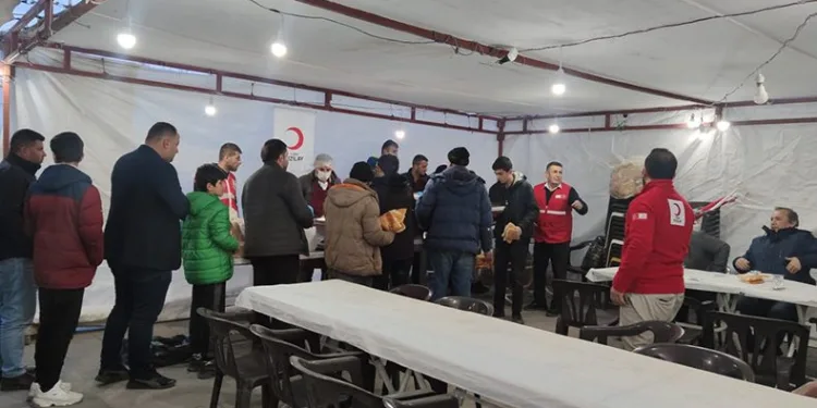 Kızılay Hakkari’de iftar çadırı açtı