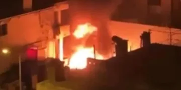 Sahur vakti çıkan yangın panik yaşattı