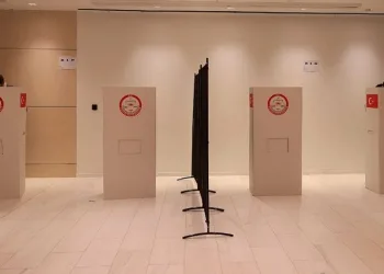Yurt dışında seçmen sandık başında