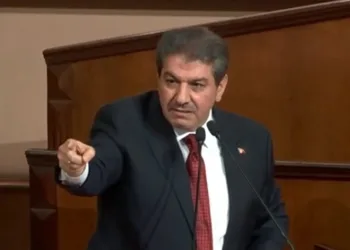 İBB Meclis toplantısında gerginlik