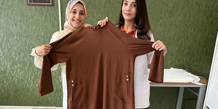 Diyetisyeni ile birlikte kıyafete sığdılar
