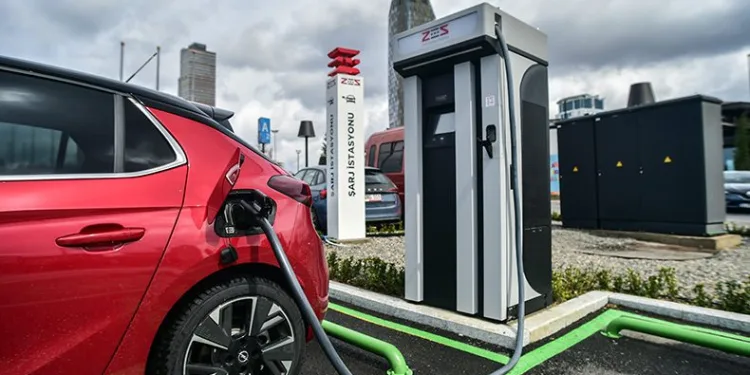 Elektrikli otomobile geçiş hızlandı