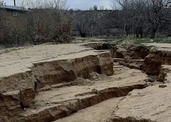 Aşırı yağış yolu yardı