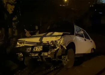Otomobil boş araziye uçtu
