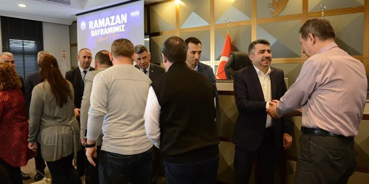 Başkan Yılmaz belediye personeli ile bayramlaştı