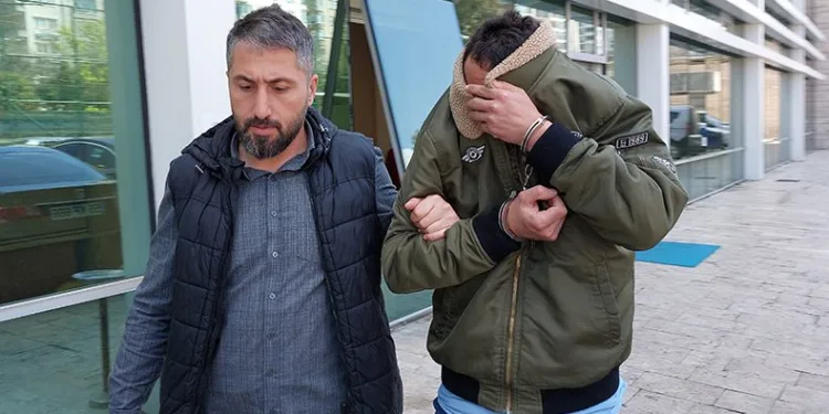 Kapkaç yöntemiyle altın çalan zanlı tutuklandı