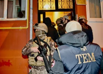 8 ilde eş zamanlı terör operasyonu