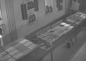 İki dakikada milyonluk kuyumcu vurgunu