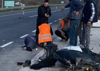 Kamyonetin çarptığı motosiklet sürücüsü hayatını kaybetti