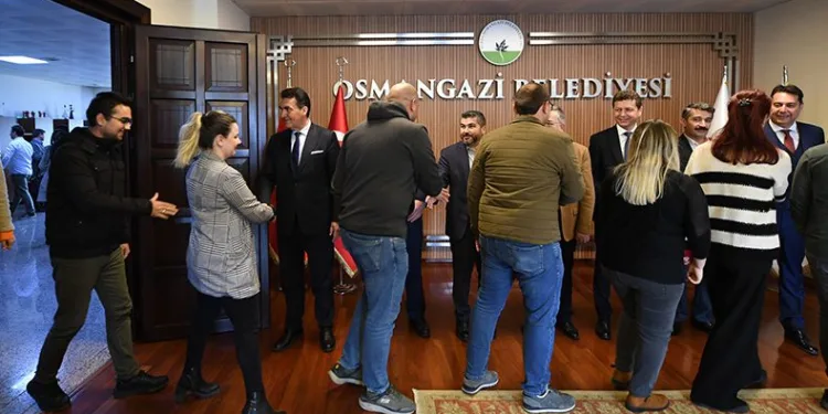 Başkan Dündar, personelle bayramlaştı