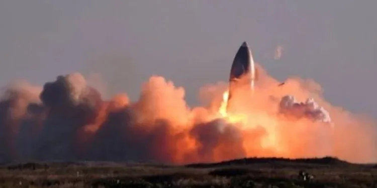 SpaceX’in roketi kalkıştan sonrası patladı