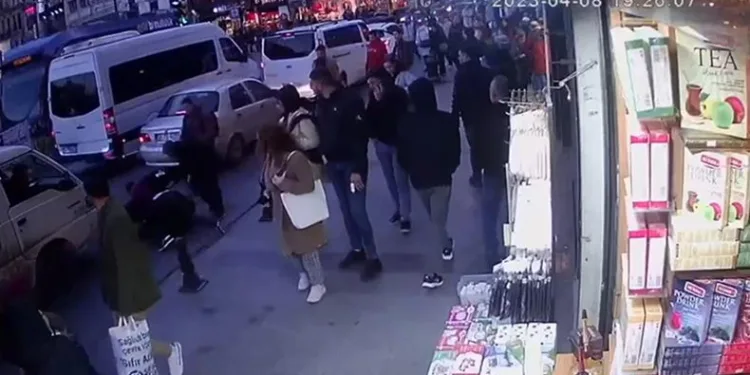 Kapkaççıyı vatandaşlar yakaladı