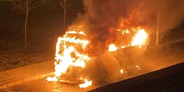 İşçi servisi alev alev yandı