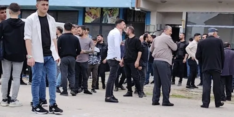 Bursa’da bayramlaşmada gençler birbirine girdi